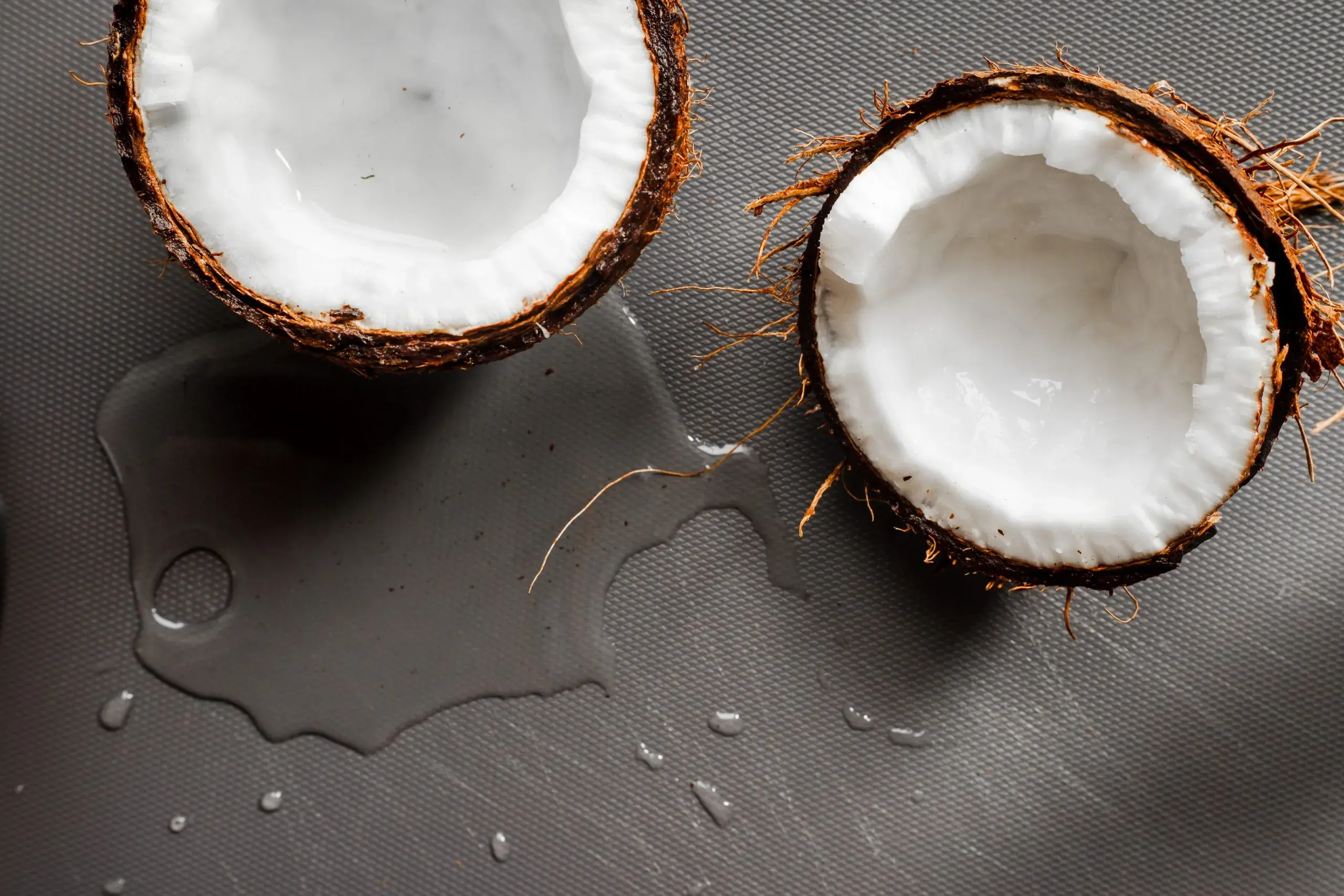 Vigin Coconut Oil Vs MCT Oil, Which Better? 1 Vigin Coconut Oil Vs MCT Oil, Which Better?