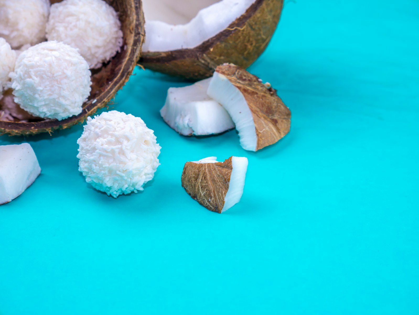 Organic Unsweetened Coconut Flakes: The Secret to Healthier Snacking 21 Organic Unsweetened Coconut Flakes: The Secret to Healthier Snacking
