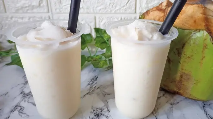 8 Benefits of Coconut Smoothies (and How to Make the Perfect One) 40 8 Benefits of Coconut Smoothies (and How to Make the Perfect One)