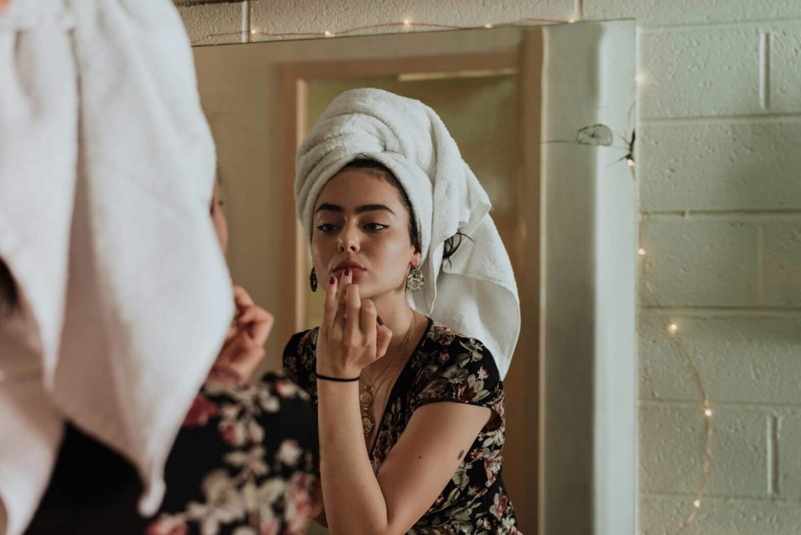 Why Raw Virgin Coconut Oil Should Be a Staple in Your Beauty Routine 41 Why Raw Virgin Coconut Oil Should Be a Staple in Your Beauty Routine