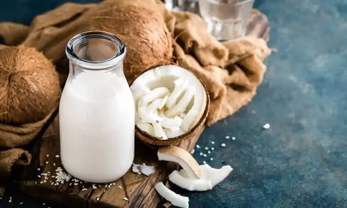 Is Coconut Milk Lactose-Free? Guide for Lactose Intolerant Diets 21 Is Coconut Milk Lactose-Free?