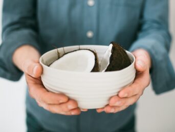 Coconut is a versatile ingredient widely used in many cuisines around the world, especially in tropical regions. It’s used in a variety of forms, from coconut water to coconut milk, and one of the most popular forms is coconut in its dried forms—whether it be sweetened desiccated coconut or shredded coconut